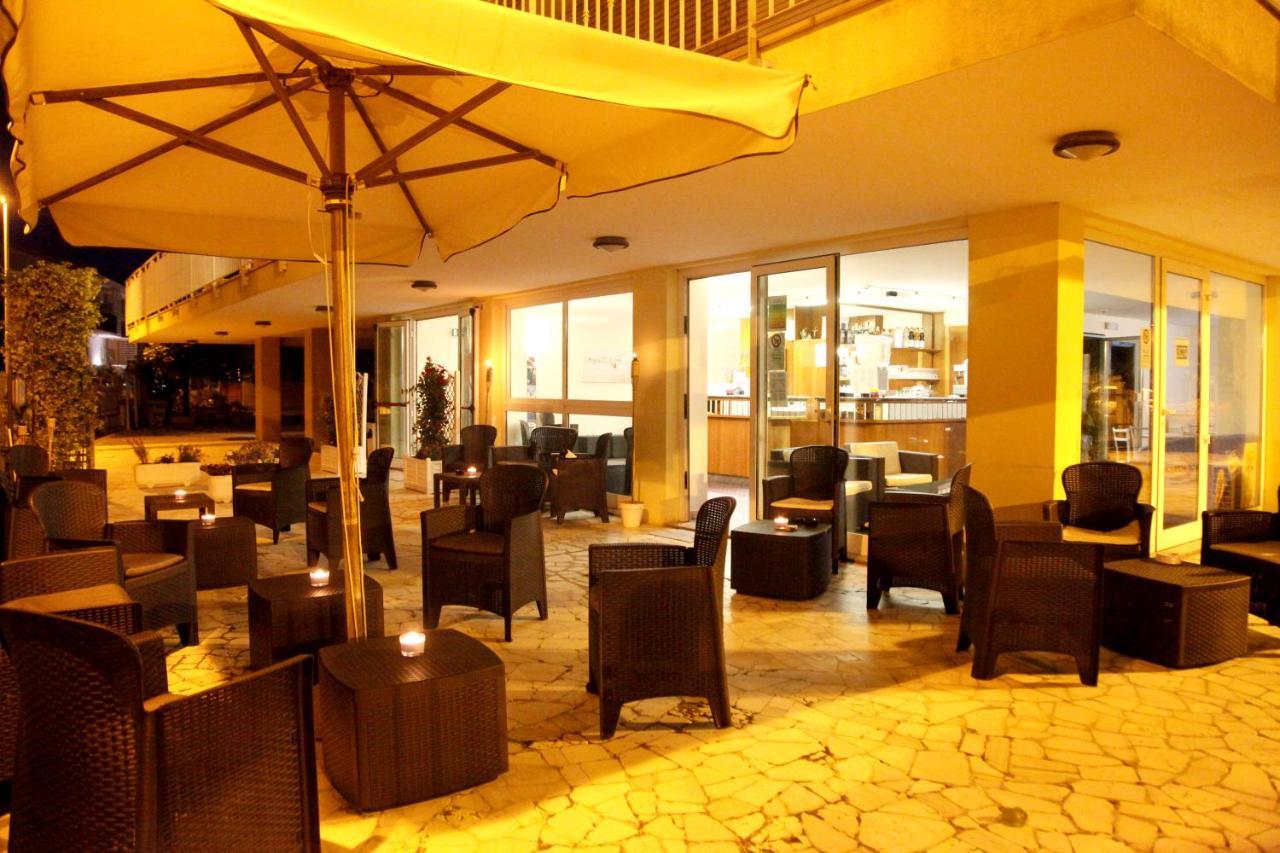 Hotel Alfa Anche In All Inclusive Римини Экстерьер фото